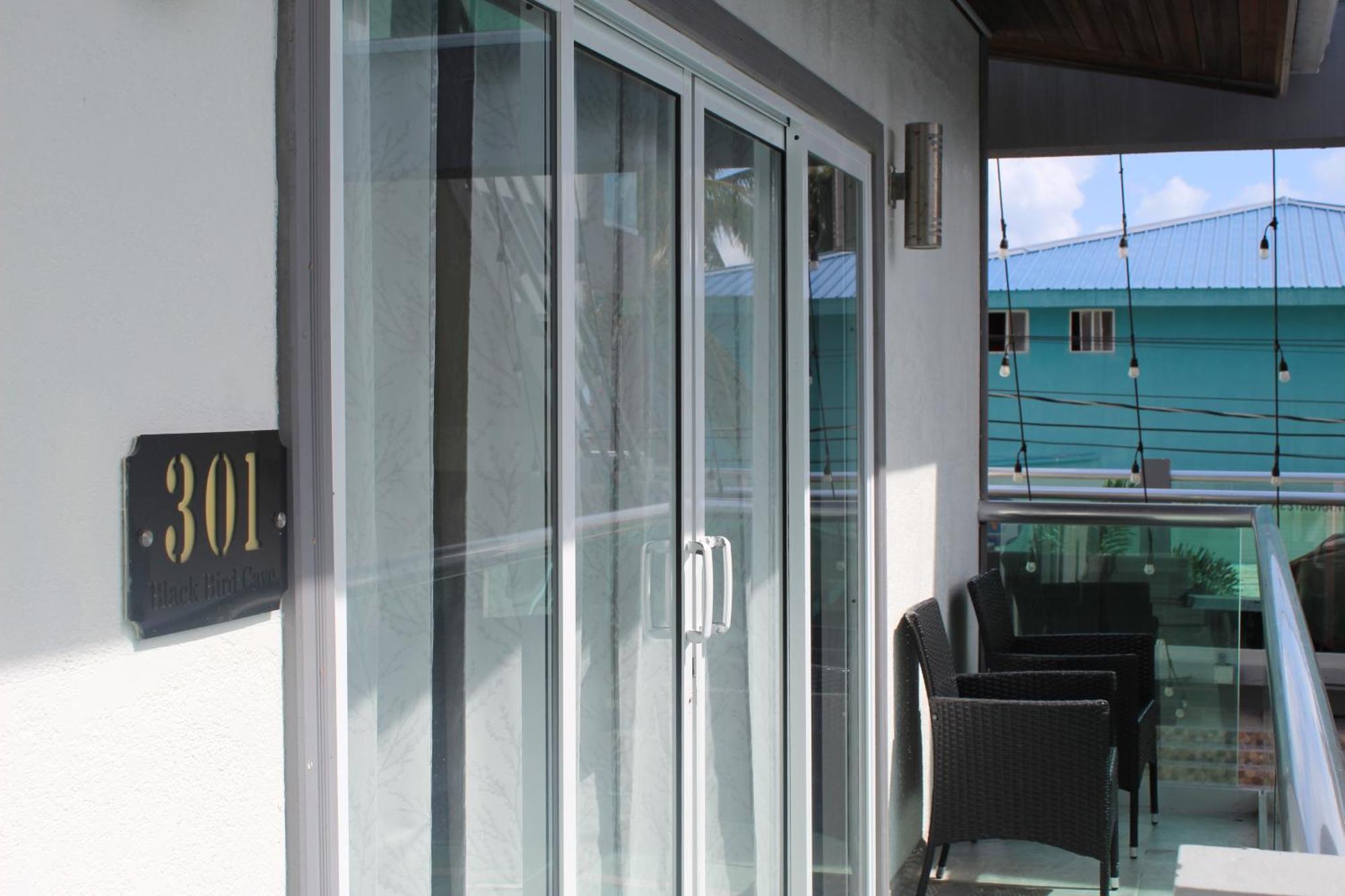 Barefoot Caye Caulker Hotel ภายนอก รูปภาพ